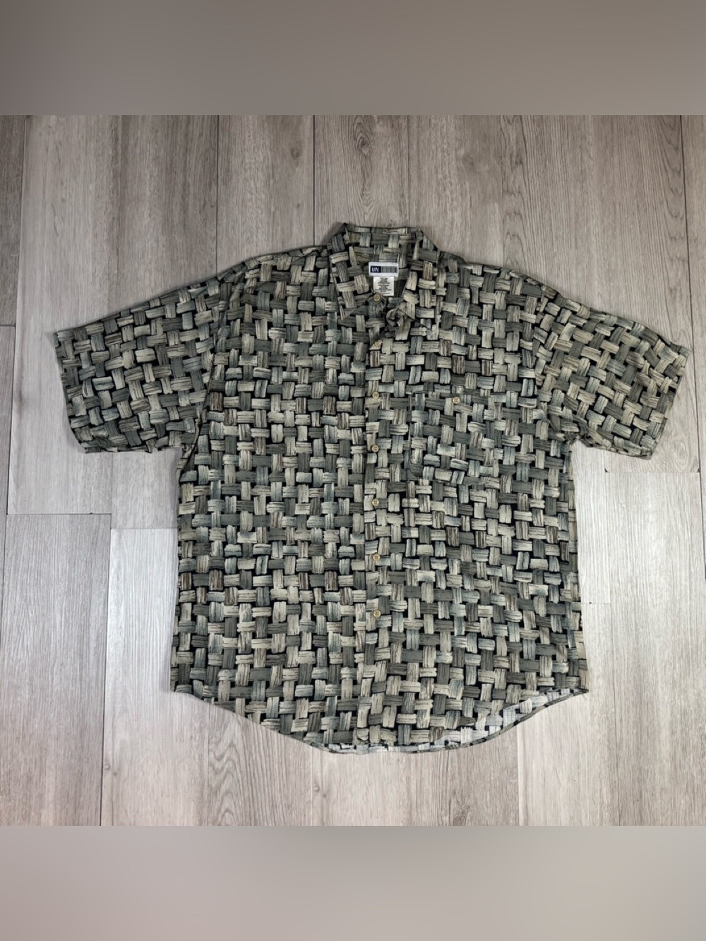 Untied Vintage Men's Hawaiian Short Sleeve Button Up Shirt Green Gray Black L